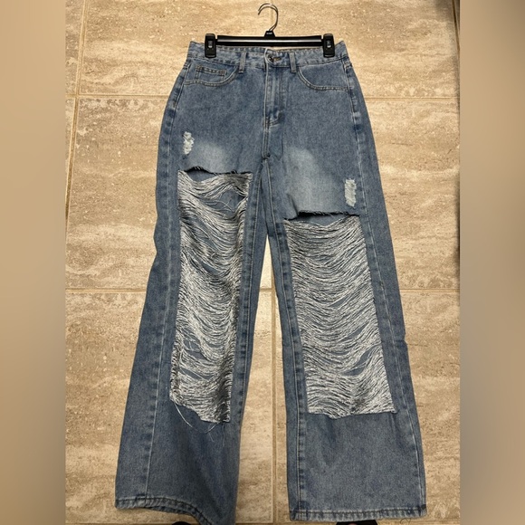 ๐๐ฅNWOT-SEXY High Waist Ripped Wide Leg Jeans SZ 27๐๐ฅ - Picture 6 of 9